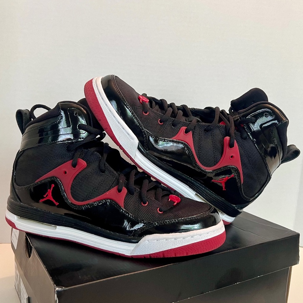 Jordan Flight TR' 97 Black Red & White Youth Boys Sz 7